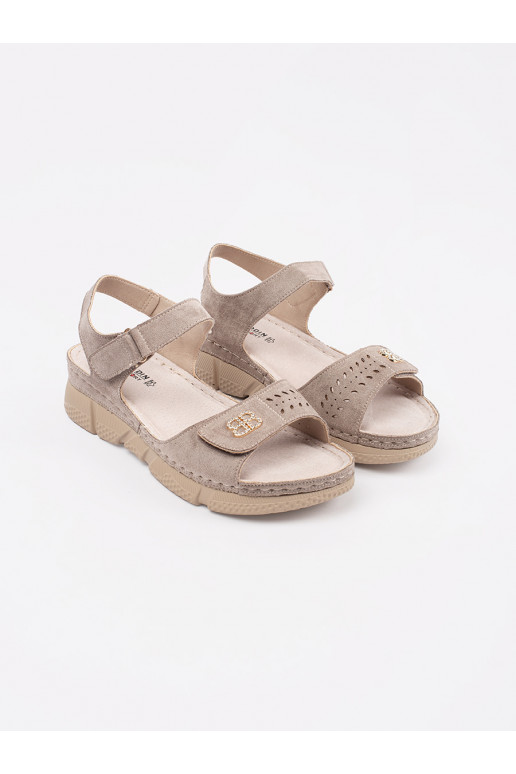 smilšu krāsas kurpes 