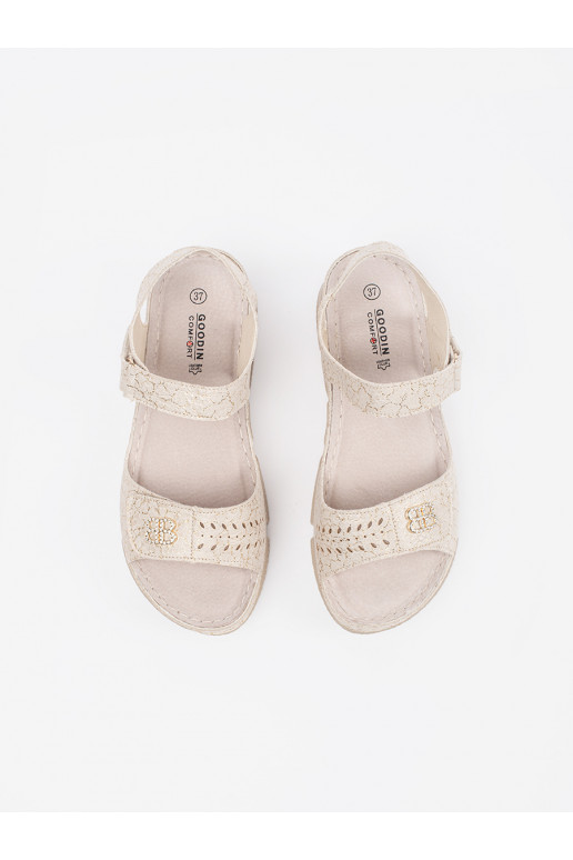 Ziloņkaula krāsas kurpes 