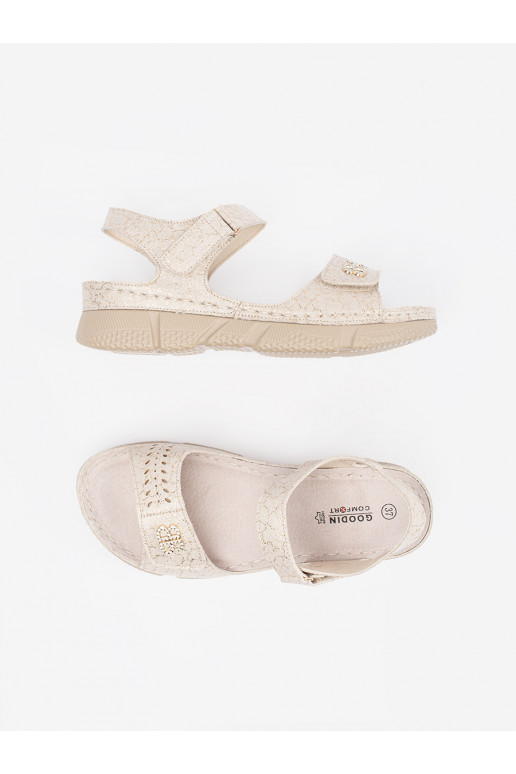 Ziloņkaula krāsas kurpes 