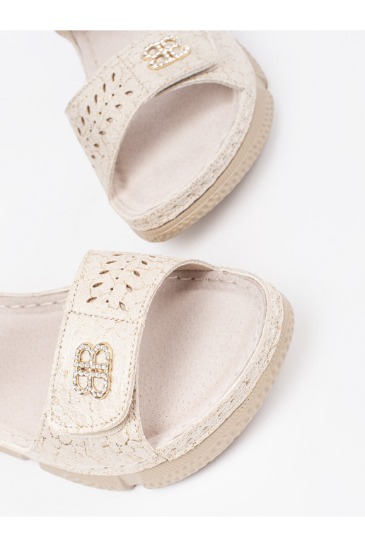 Ziloņkaula krāsas kurpes 