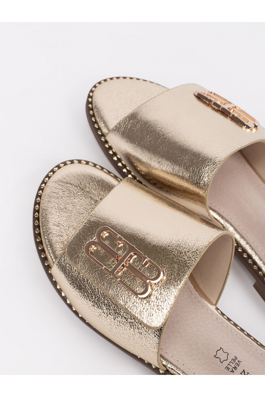 Zelta krāsas čības   