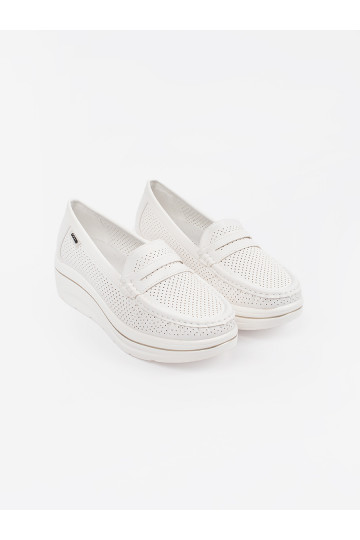 baltas krāsas mokasīni  2