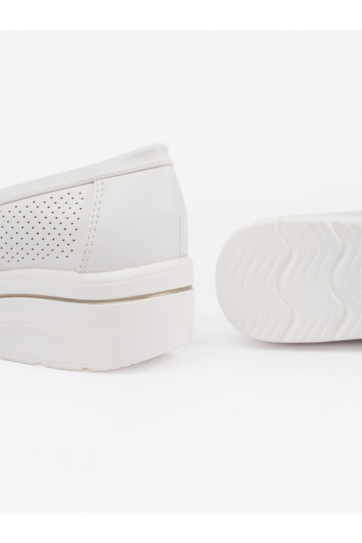 baltas krāsas mokasīni  baltas krāsas mokasīni