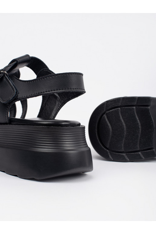 Melns kurpes ar platformu  