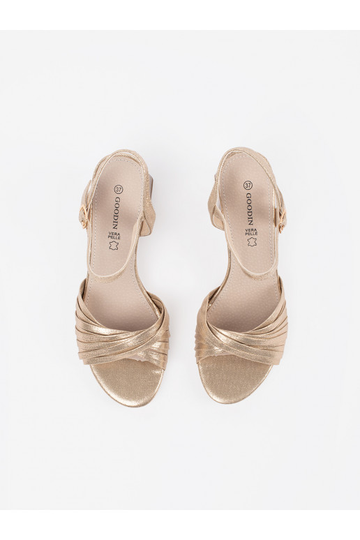 Zelta krāsas  kurpes 