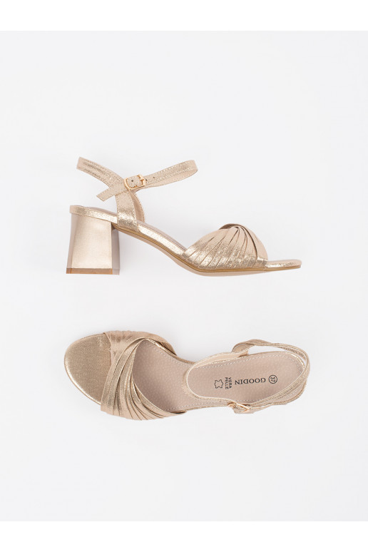 Zelta krāsas  kurpes 