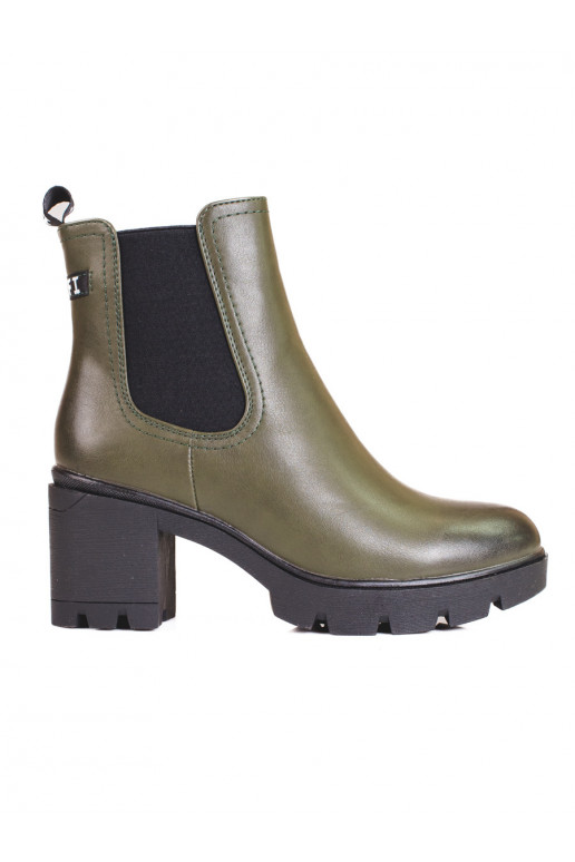 Sieviešu zābaki uz papēža zaļš Sieviešu zābaki uz papēža zaļš