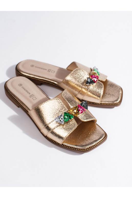 Zelta krāsas čības