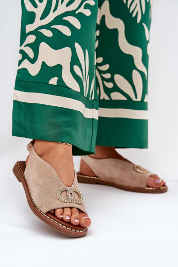 Sieviešu basenes ar ornamentiem ar platiem papēžiem owe smilšu krāsas Ralisses