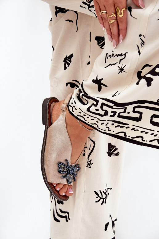 Spīdīgi Sieviešu basenes ar ornamentiem zempapēžu Zelta krāsas Russona