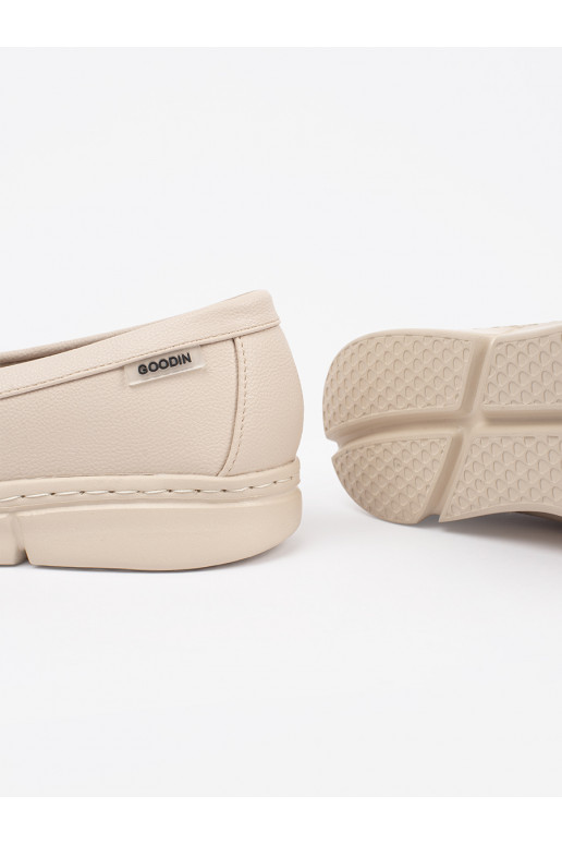 smilšu krāsas mokasīni  z przypinką smilšu krāsas mokasīni  z przypinką