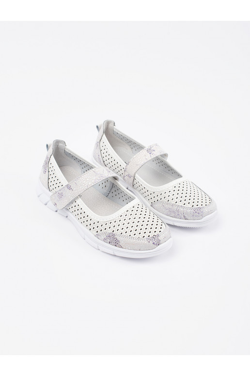 baltas krāsas balerīnas   