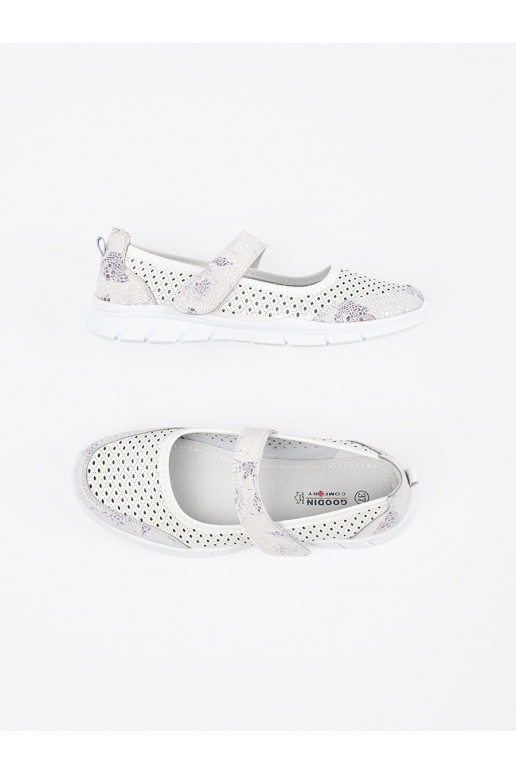 baltas krāsas balerīnas   