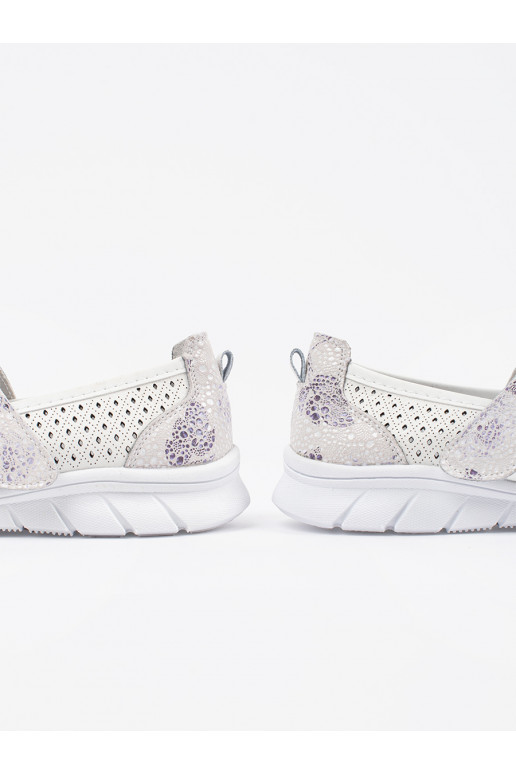 baltas krāsas balerīnas   