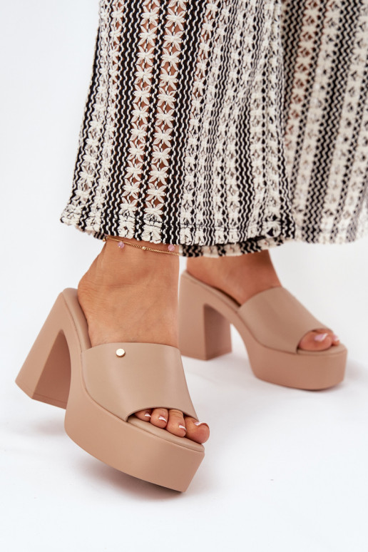 Čības no eko ādas ar papēdi  Haki krāsas Tamirella  Čības no eko ādas ar papēdi  Haki krāsas Tamirella