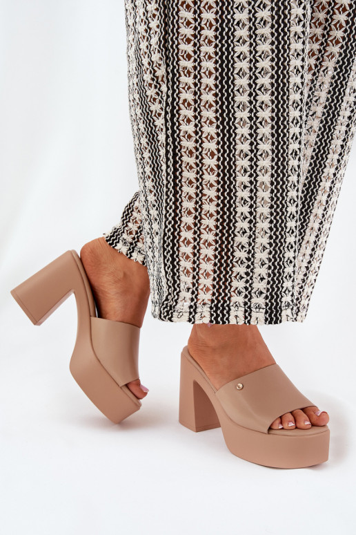 Čības no eko ādas ar papēdi  Haki krāsas Tamirella  Čības no eko ādas ar papēdi  Haki krāsas Tamirella