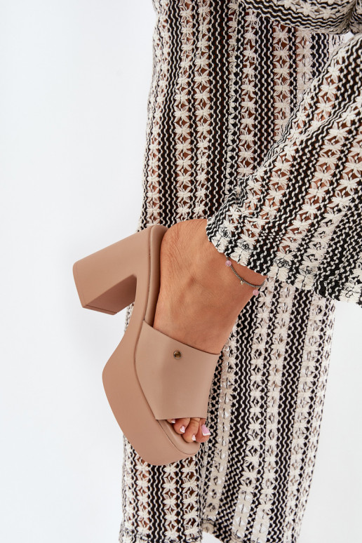 Čības no eko ādas ar papēdi  Haki krāsas Tamirella  Čības no eko ādas ar papēdi  Haki krāsas Tamirella