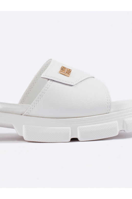  kurpes   balta krāsa