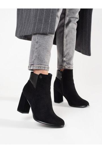 zamšādas  Melnas krāsas 2