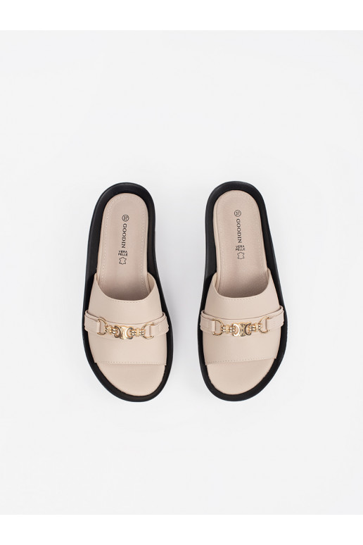 smilšu krāsas čības   