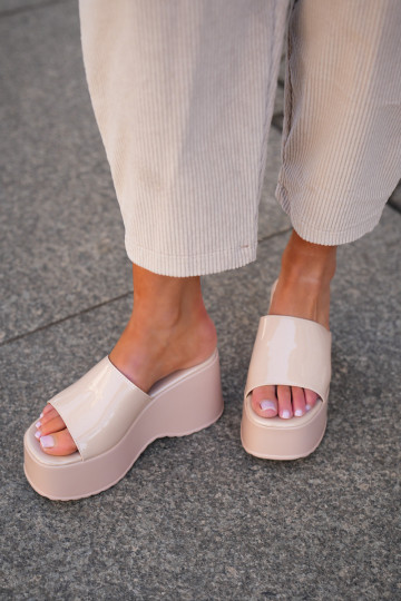 Laque sieviešu čības ar platformu I Koturnie smilšu krāsas Nellevia