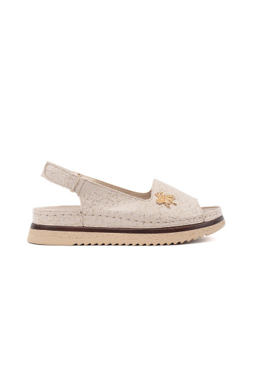 smilšu krāsas kurpes ar platformu z przypinką