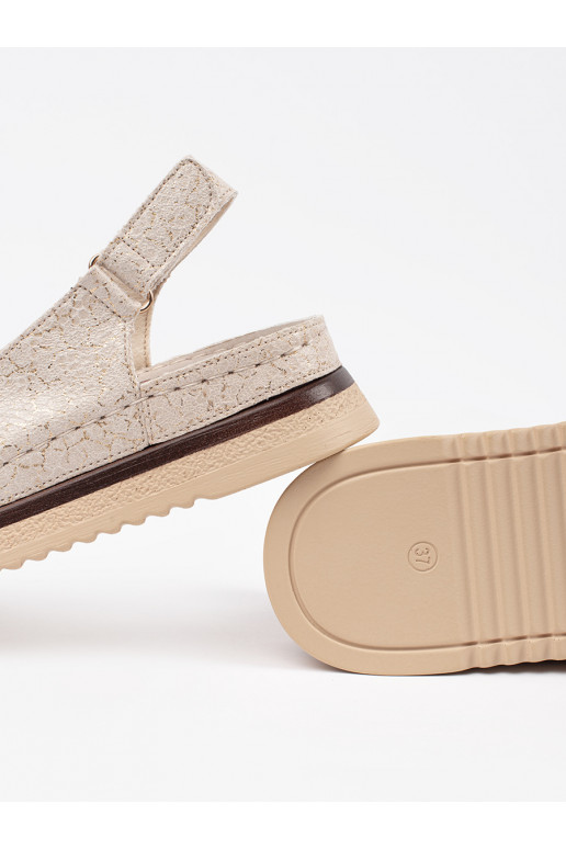 smilšu krāsas kurpes ar platformu z przypinką smilšu krāsas kurpes ar platformu z przypinką