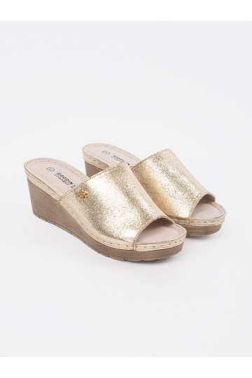 Zelta krāsas čības    2