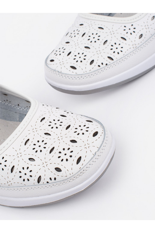 kurpes   balta krāsa  kurpes   balta krāsa