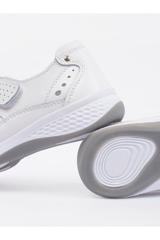 kurpes   balta krāsa  kurpes   balta krāsa