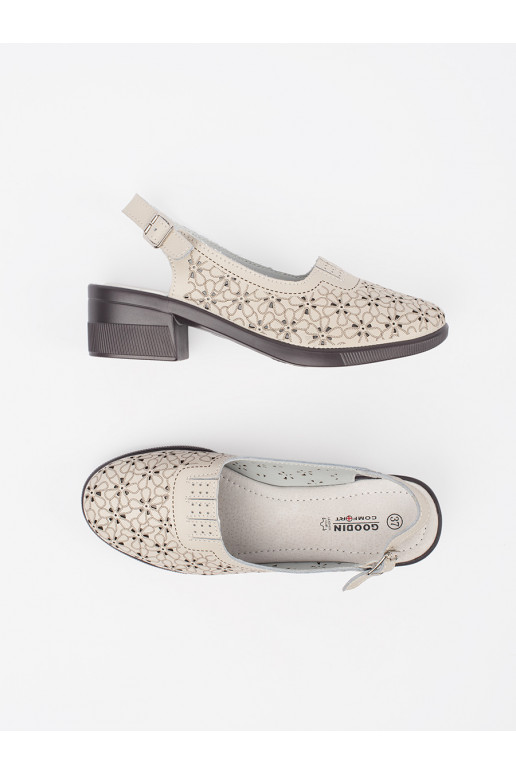 smilšu krāsas dziurkowane kurpes  smilšu krāsas dziurkowane kurpes