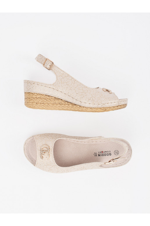 smilšu krāsas kurpes  