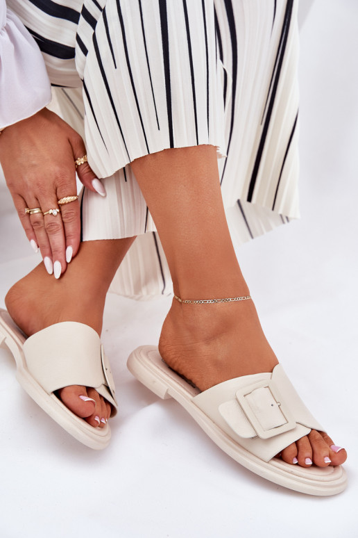 Čibas no dabīgas ādas  ar sprādzēm D&A SJ2302-01 smilšu krāsas Čibas no dabīgas ādas  ar sprādzēm D&A SJ2302-01 smilšu krāsas