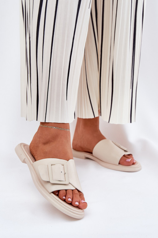 Čibas no dabīgas ādas  ar sprādzēm D&A SJ2302-01 smilšu krāsas Čibas no dabīgas ādas  ar sprādzēm D&A SJ2302-01 smilšu krāsas