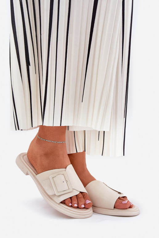 Čibas no dabīgas ādas  ar sprādzēm D&A SJ2302-01 smilšu krāsas Čibas no dabīgas ādas  ar sprādzēm D&A SJ2302-01 smilšu krāsas