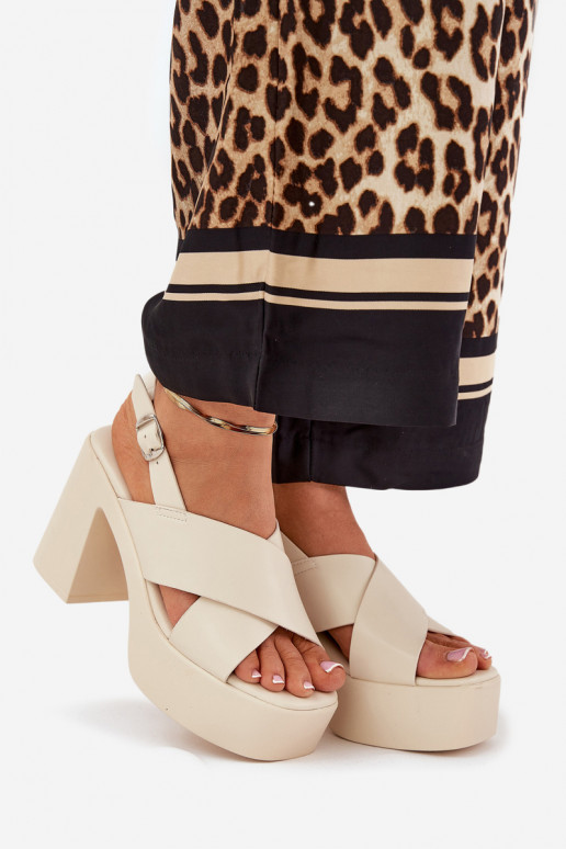 Sieviešu basenes  no eko ādas Ziloņkaula krāsas Annavin