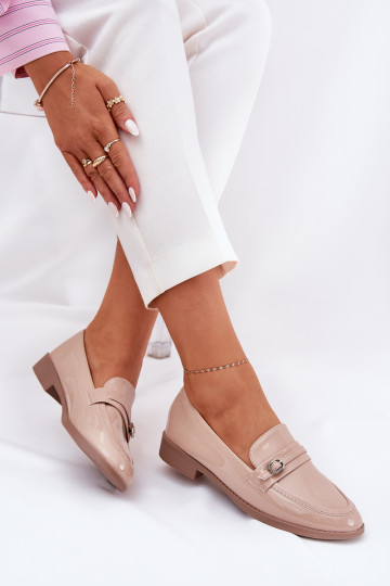 Lakoti mokasīni  dekorēti ar sprādzītēm smilšu krāsas Mollan