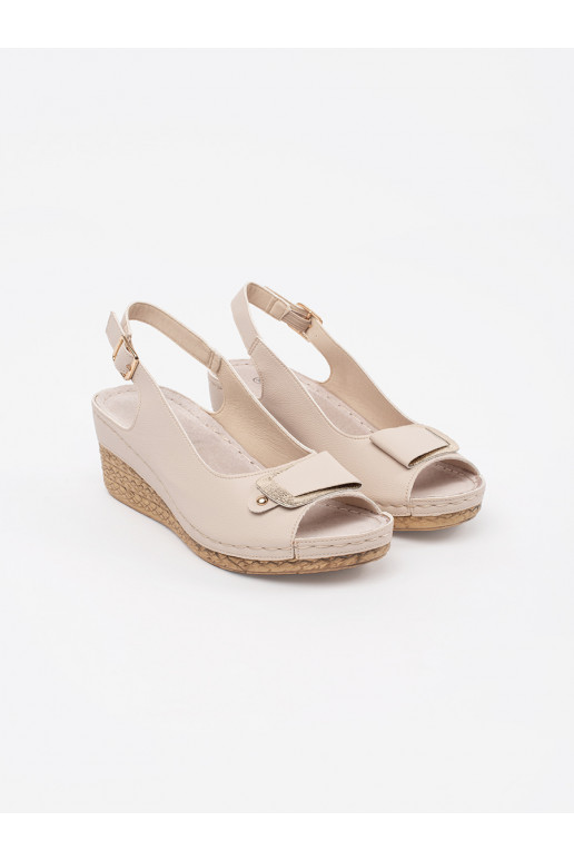 Ziloņkaula krāsas kurpes 