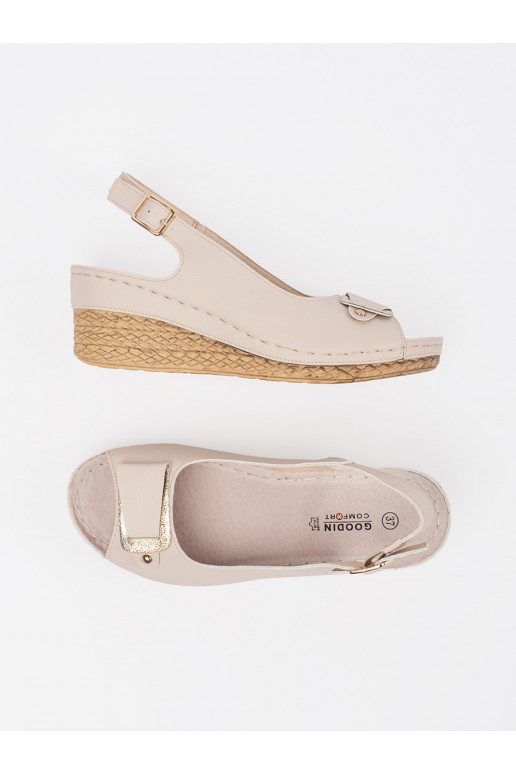 Ziloņkaula krāsas kurpes 