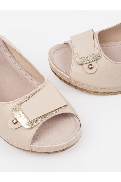 Ziloņkaula krāsas kurpes 