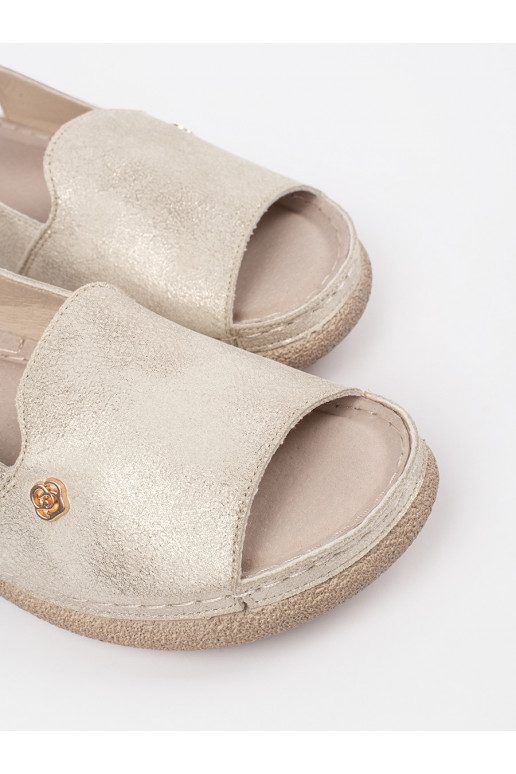 Zelta krāsas kurpes ze skórzaną wkładką