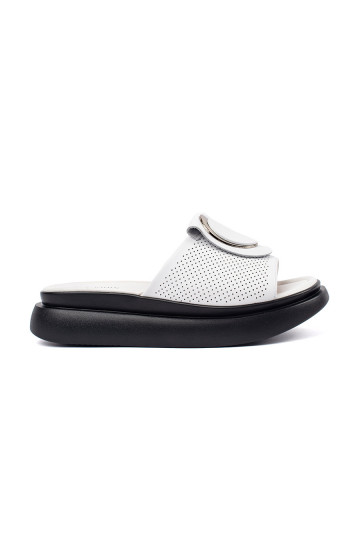 Baltas-Melnas krāsas  čības  ar platformu