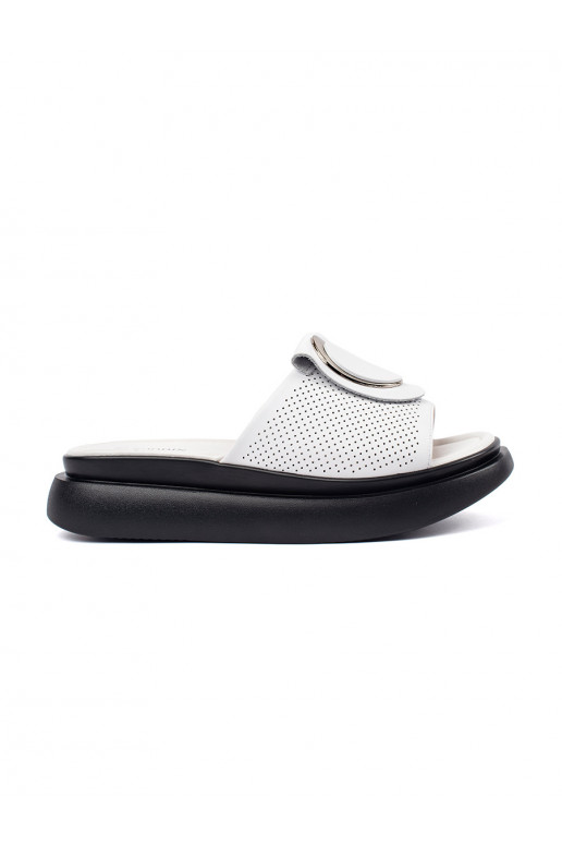 Baltas-Melnas krāsas  čības  ar platformu