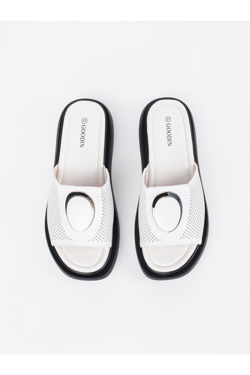 Baltas-Melnas krāsas  čības  ar platformu