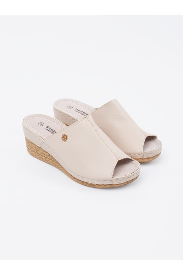 smilšu krāsas čības    2