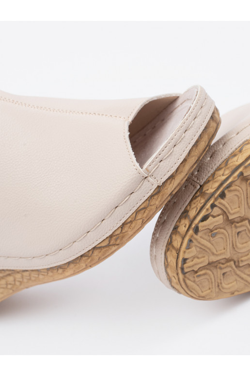 smilšu krāsas čības    smilšu krāsas čības