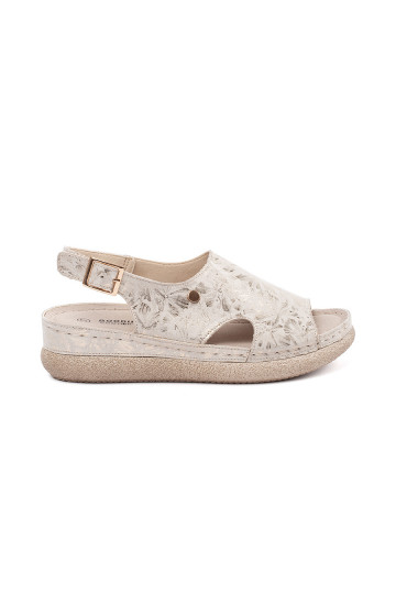 Ziloņkaula krāsas  kurpes