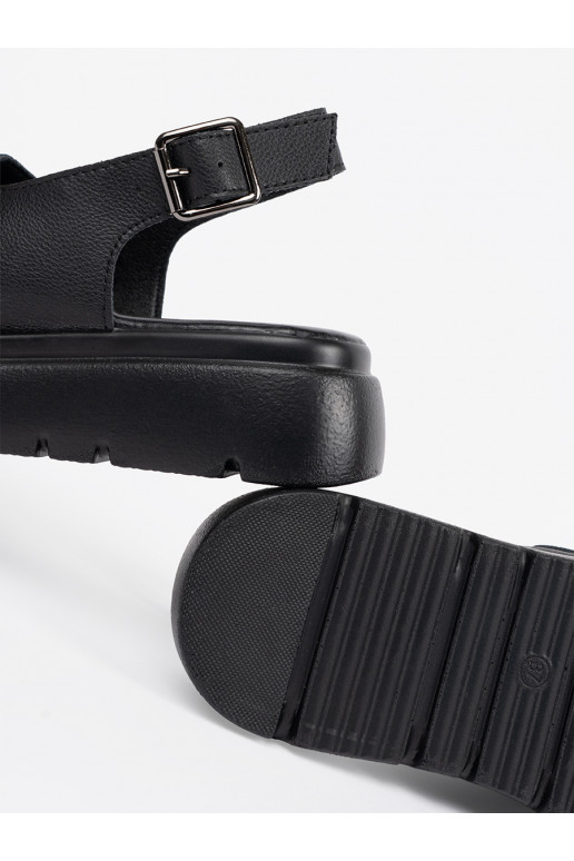 Melns  kurpes ar platformu