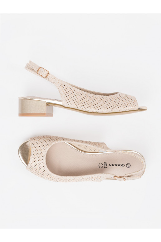 Ziloņkaula krāsas  kurpes 