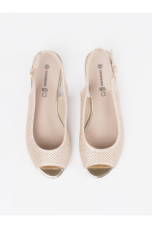 Ziloņkaula krāsas  kurpes 